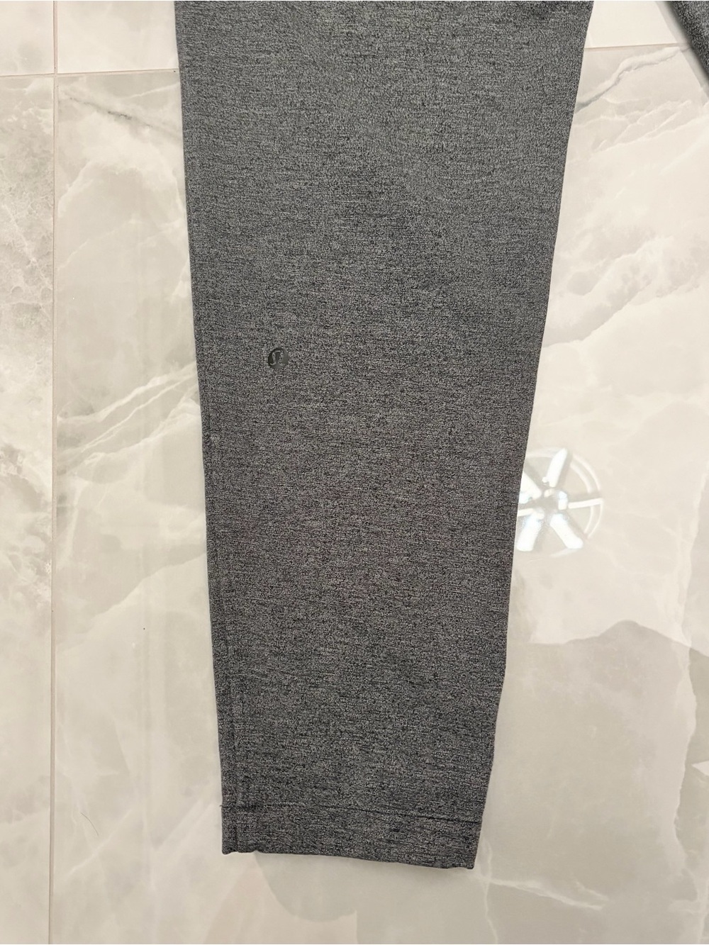 Lululemon Pants City Trek Trouser Size 8 Heathered Gray black Tapered like new - Picture 9 of 10